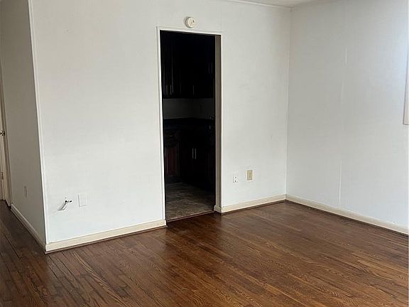 4th image of 2057 E Ocean View Ave