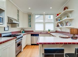 2166 NE Schuyler St APT 1, Portland, OR 97212