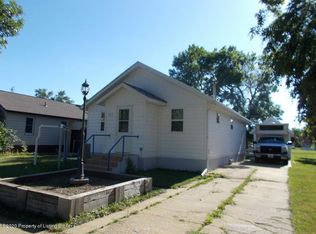 217 S Maple St, Hebron, ND 58638