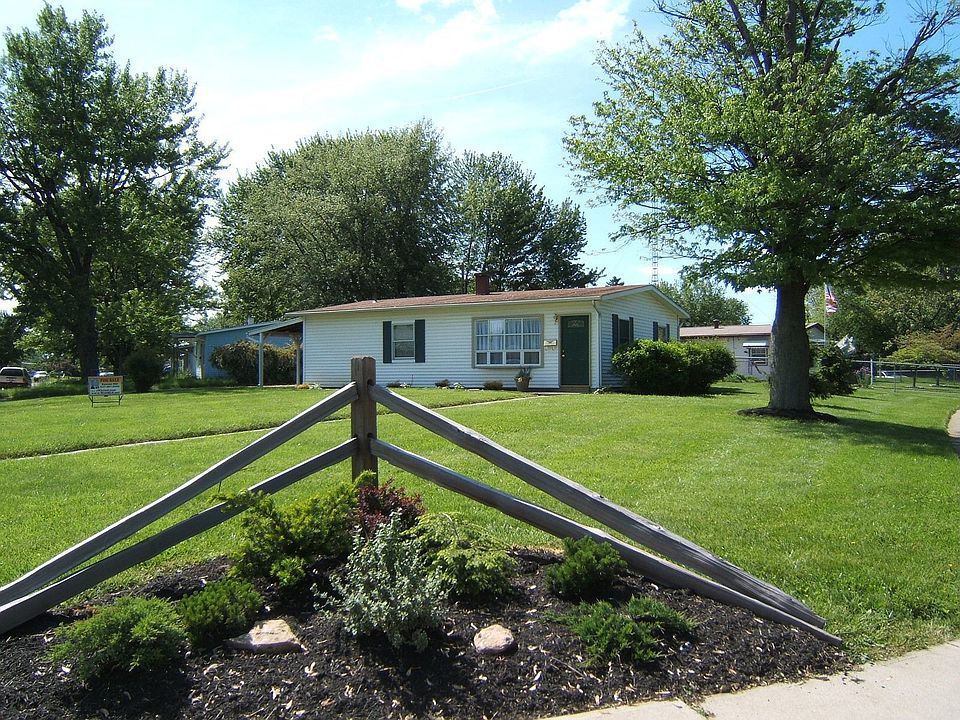 301 Fenwick Drive - corner lot