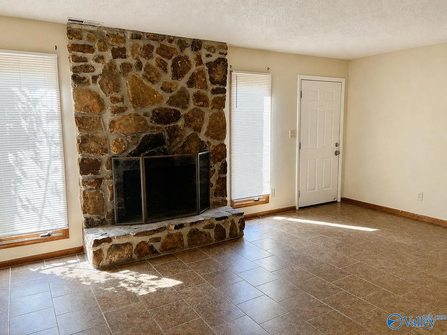 2 bed, 2.0 bath, 1000 sqft, $850 — Photo 3