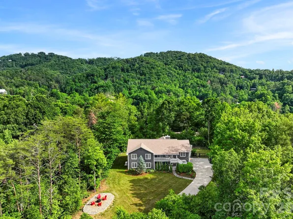 152 Skyview Cir, Asheville, NC 28804