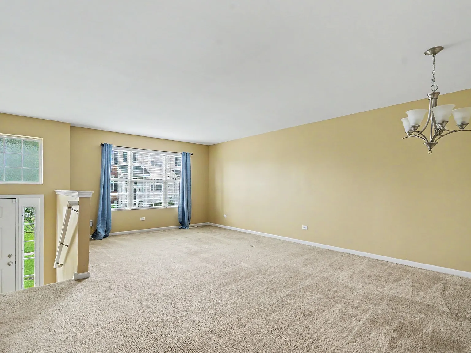 3 bed, 2.5 bath, 1757 sqft, $2,600 — Photo 2