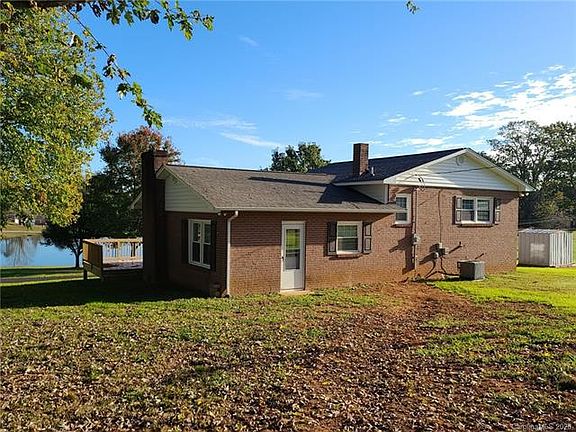 4th image of 1241 Pond Valley Ln