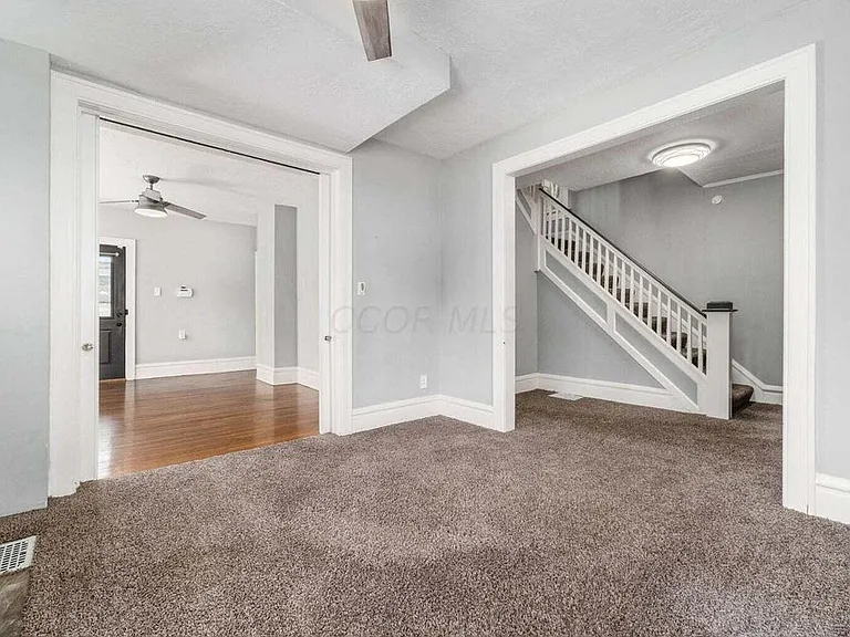 2339 Summit St — Photo 16