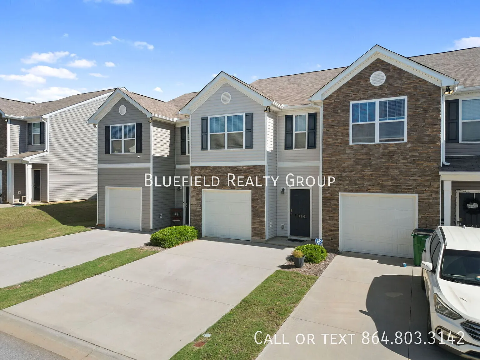 3-Bed, 2.5-Bath Beauty with Modern Style & Open Living $1,675/mo rent — Photo 2