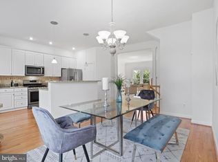 25390 Herring Creek Dr, Chantilly, VA 20152