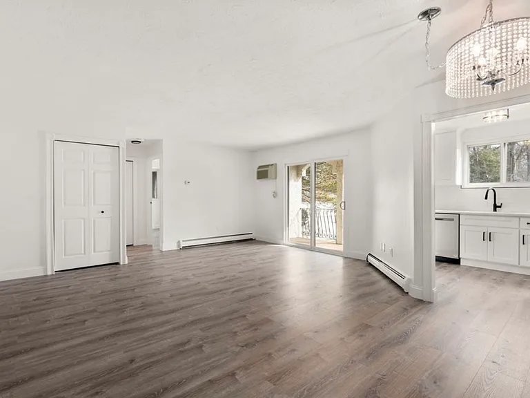 100 Fellsview Ter #105-B — Photo 3