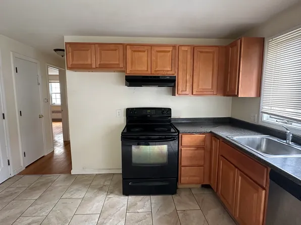 15 Eckington St APT 1, Springfield, MA 01108
