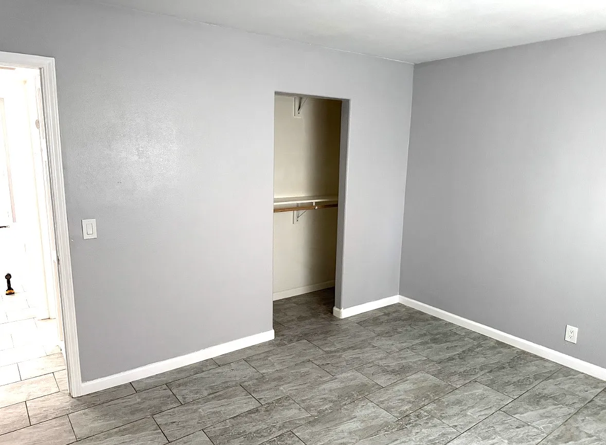 2 bed, 875 sqft, $1,769 — Photo 2