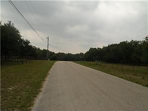 2nd image of 192 Thoroughbred Trce