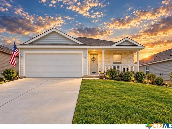 913 Riviera Ct, Seguin, TX 78155