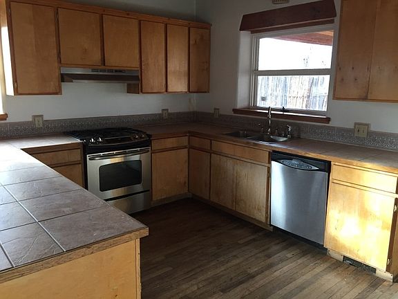 2nd image of 823 Acequia Madre