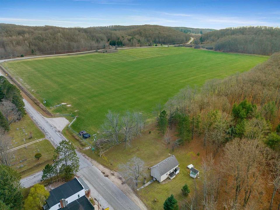 1442 E Sturgeon Bay Trl, Levering, MI 49755 Zillow