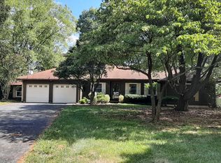 917 Hillcrest Dr, Martinsburg, WV 25401