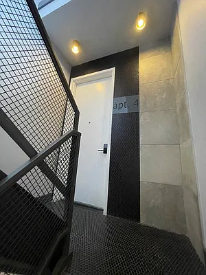 Rented by Delmark Realty LLC | media 33