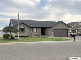 805 W Falcon Cir, Blackfoot, ID 83221