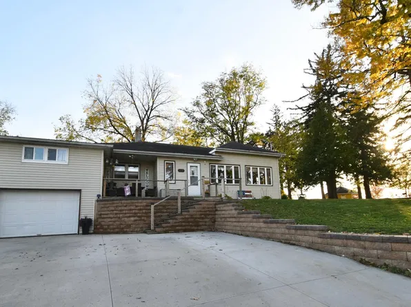207 E 6th St, Zumbrota, MN 55992