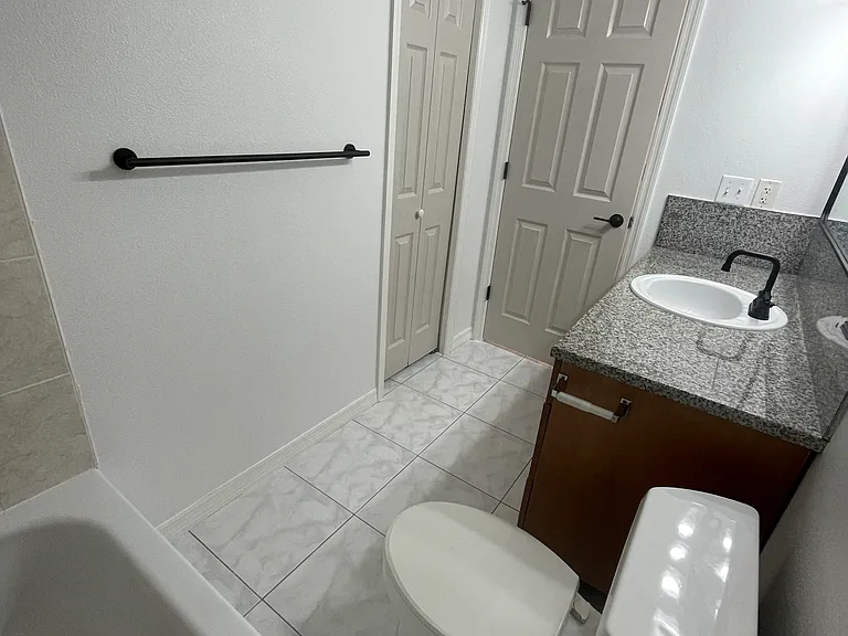 2nd floor shared bathroom