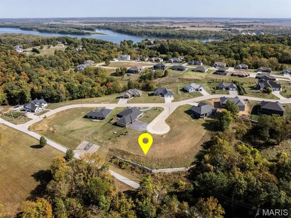62 McIntosh Ct, Hannibal, MO 63401