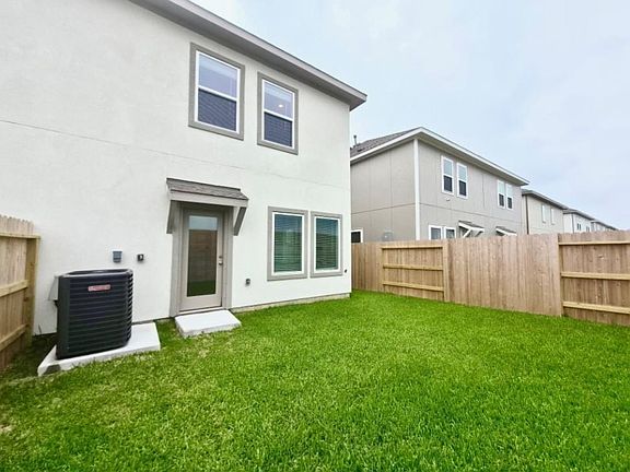 4th image of 2227 Salinas Dr