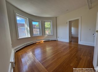 19 Fairbanks St APT 23, Brookline, MA 02446