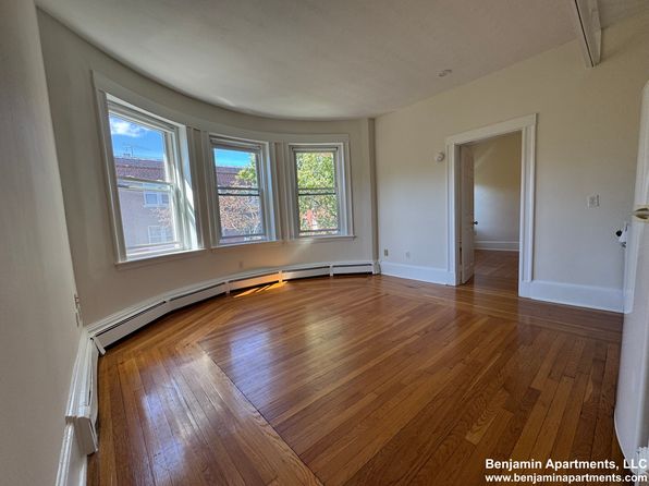 19 Fairbanks St APT 23