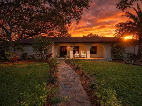 2240 Willowbrook Dr, Clearwater, FL 33764