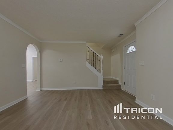 2nd image of 800 Georgian Hills Dr