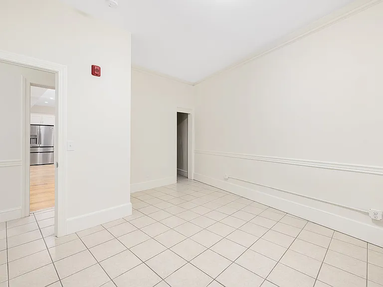 54 Sutton St #3 — Photo 11