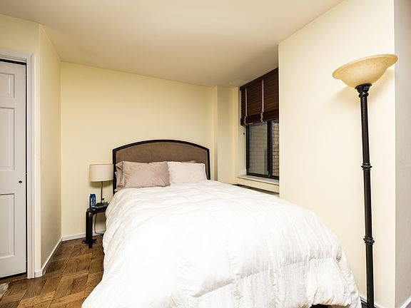 5th image of 311 E 38th St APT 11C
