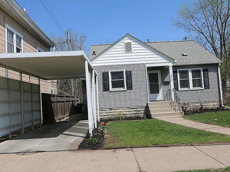 1st image of 818 Aldine St N #3