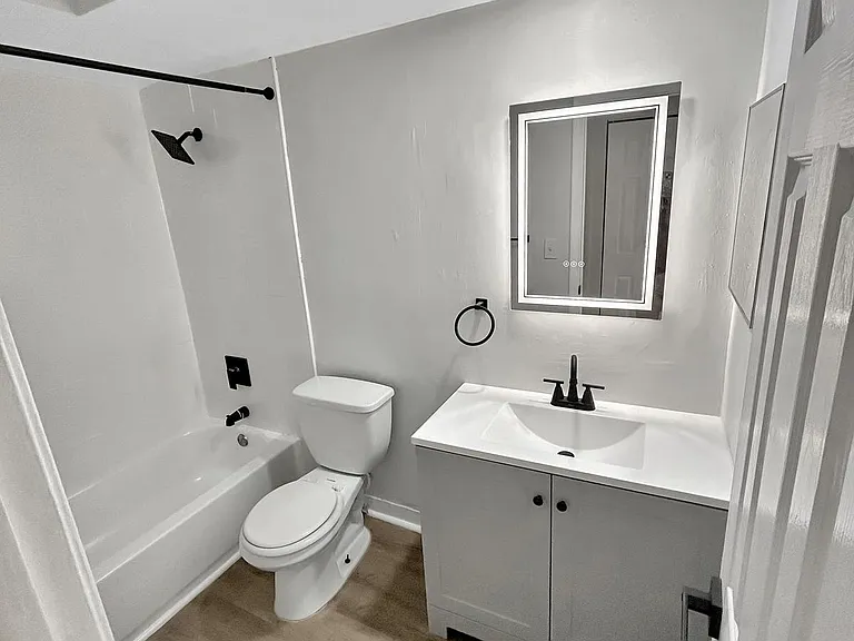 311 NW 42nd Ct #101 — Photo 22