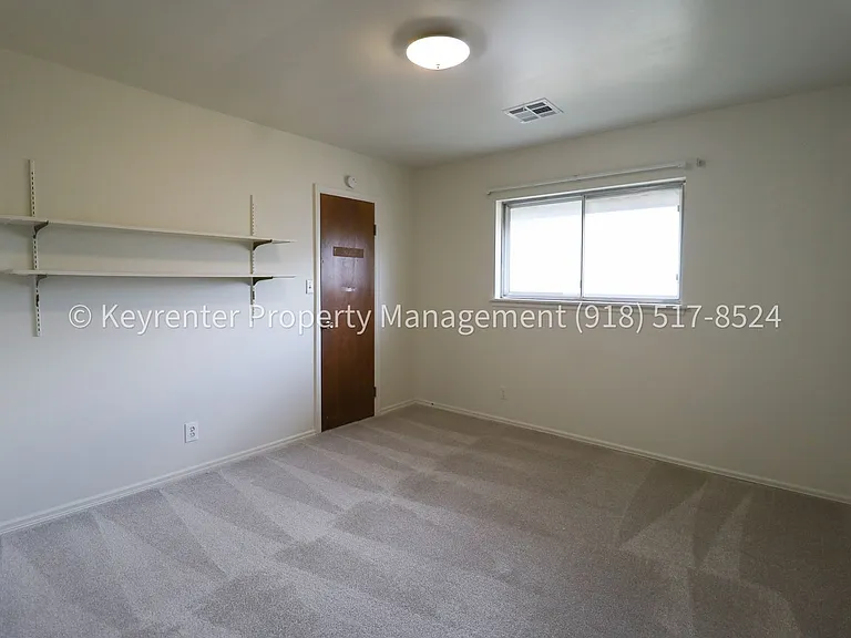 6828 E 47th St S — Photo 30