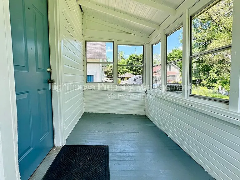 708 Elizabeth St — Photo 19