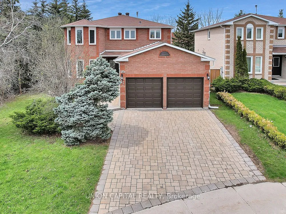 Building Photo - 11 Coldstream Cres