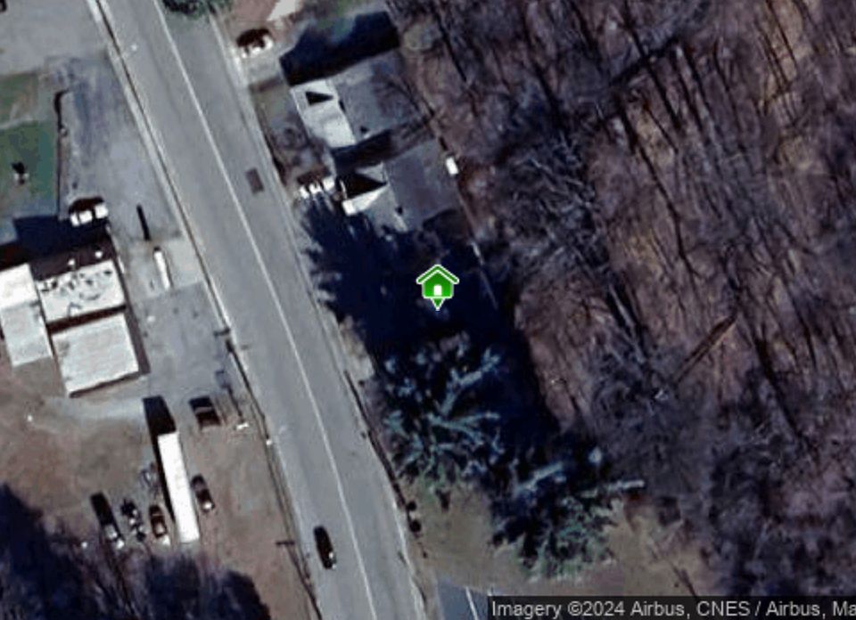 2nd image of 1010 Chatham Heights Rd