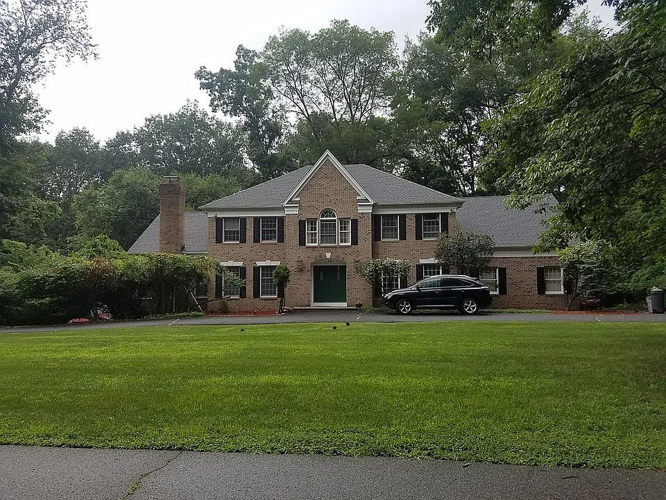 2nd image of 19 Sherwood Rd