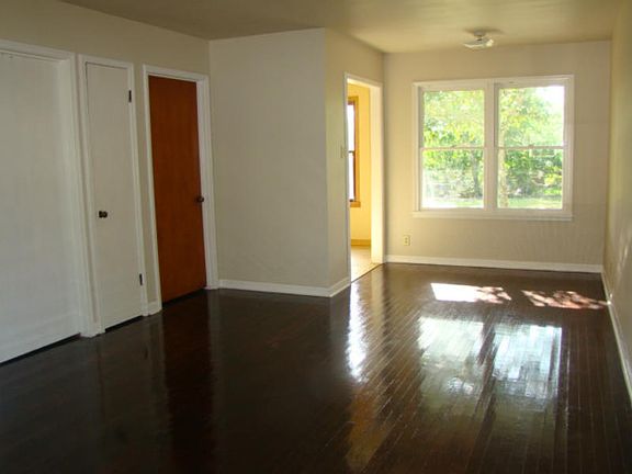 3rd image of 4713 Wexford Dr
