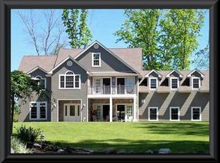 35 Outlook Farm Dr, New Paltz, NY 12561