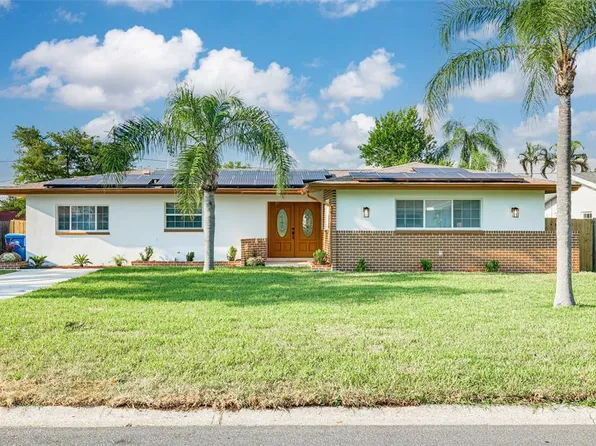 1820 Patlin Cir S, Largo, FL 33770