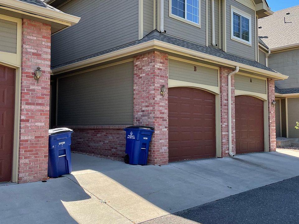 Outdoor entryway/garage