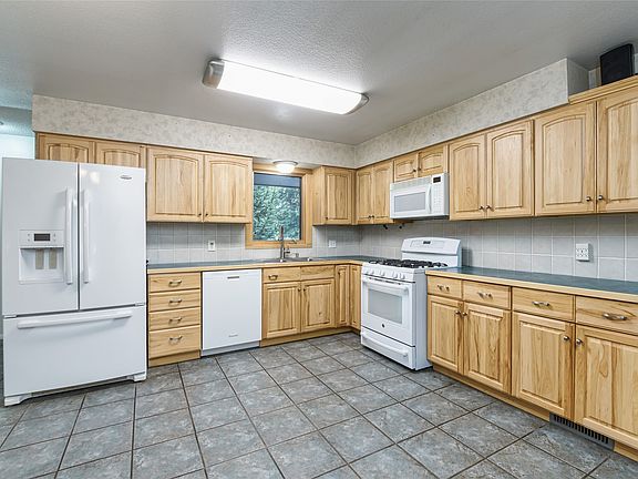 3rd image of 2311 Pauline Dr