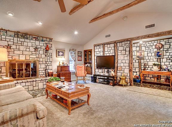 5th image of 2226 Cedar Grv