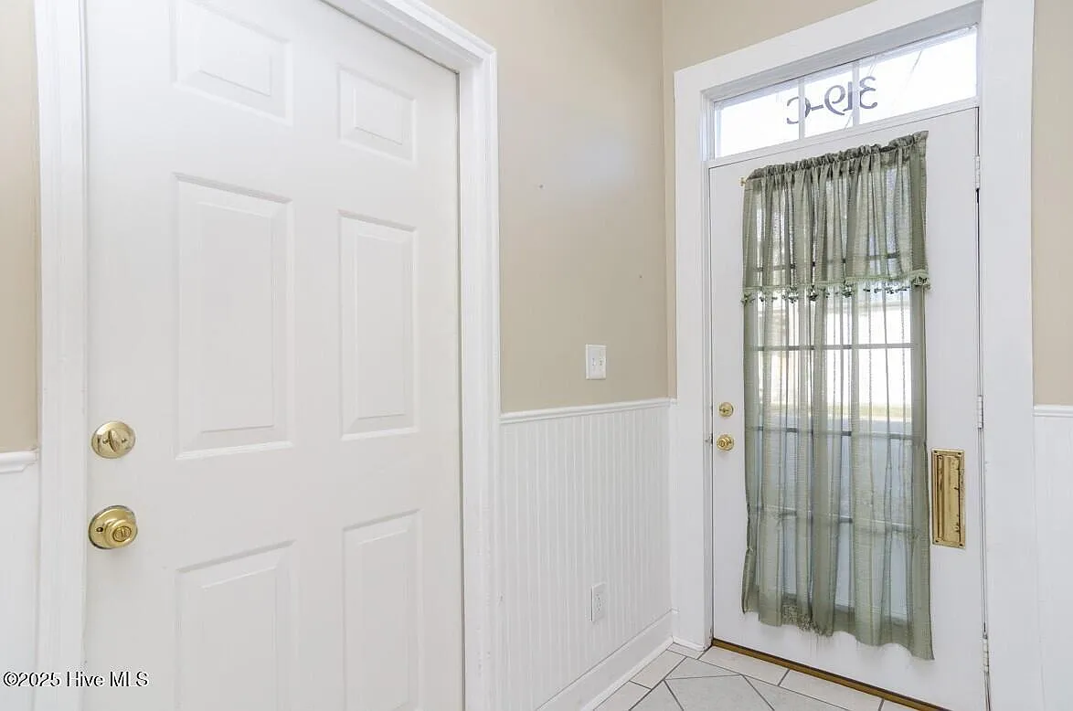 1 bed, 1.0 bath, 850 sqft, $1,800 — Photo 4