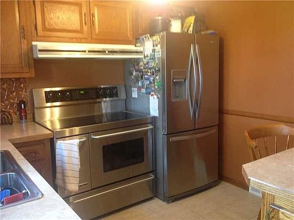 5th image of 204 Carrington Ave