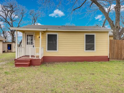 220 N Commerce St, Burleson, TX, 76028