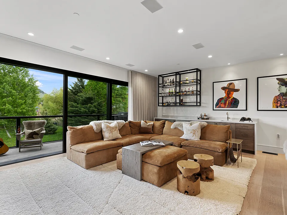 304 Hidden Hollow Dr