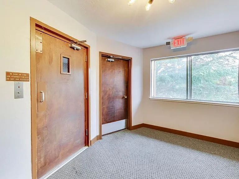 1015 Continentals Way — Photo 22