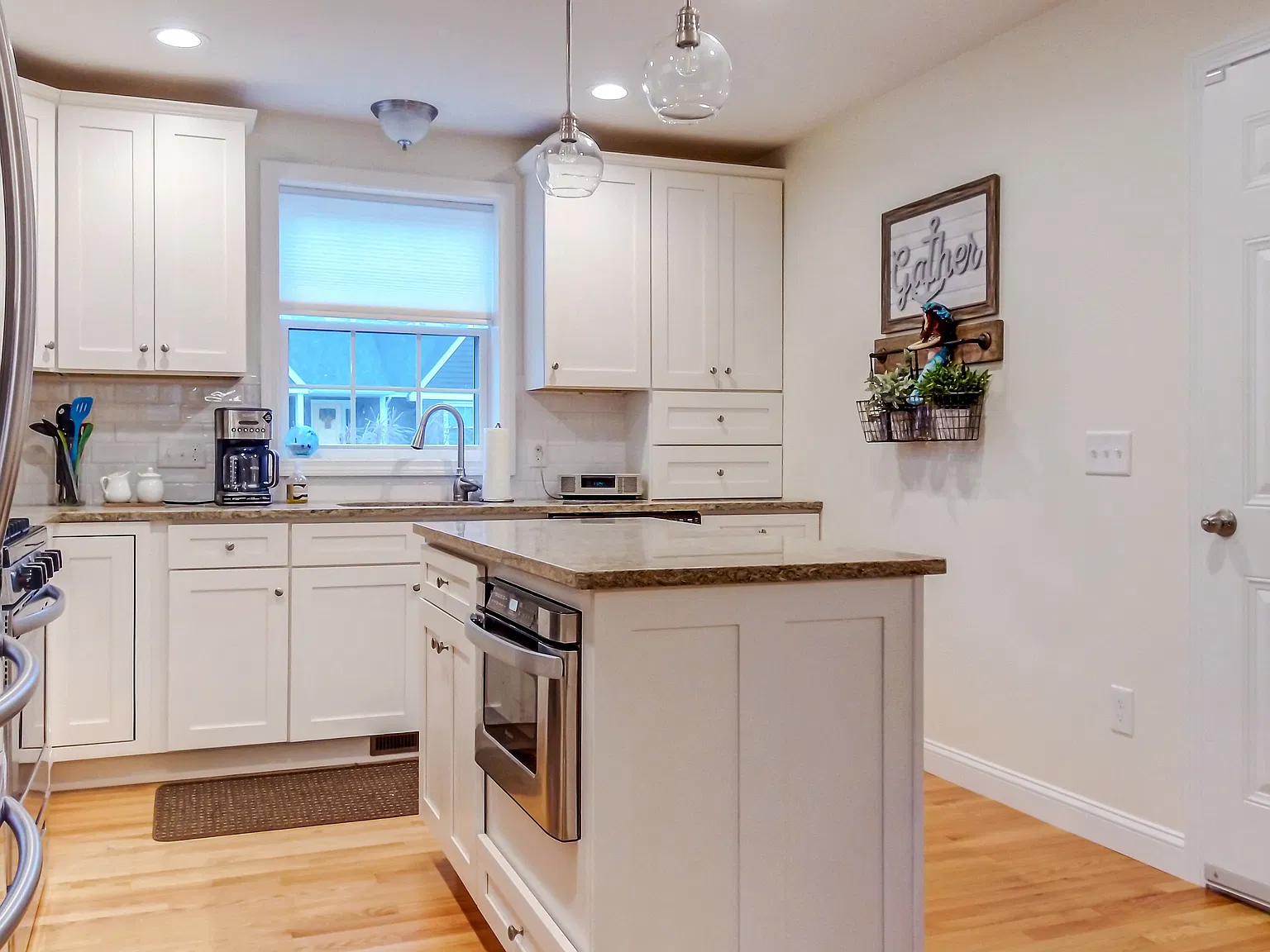 3 bed, 1760 sqft, $2,650 — Photo 4